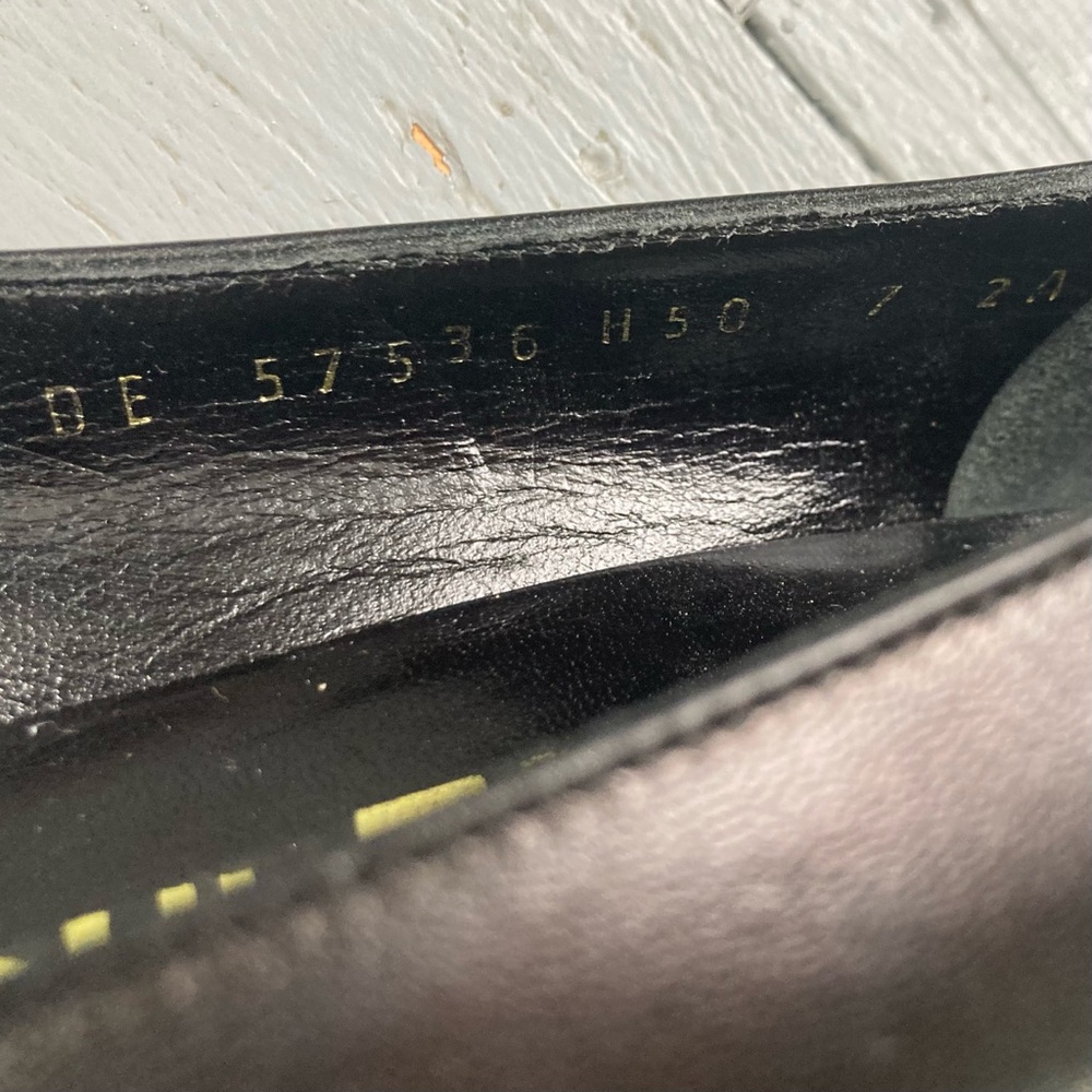 Salvadore Ferragamo Navitas Pointed Black Leather Kitten Bow Heels 7 - Picture 6 of 7